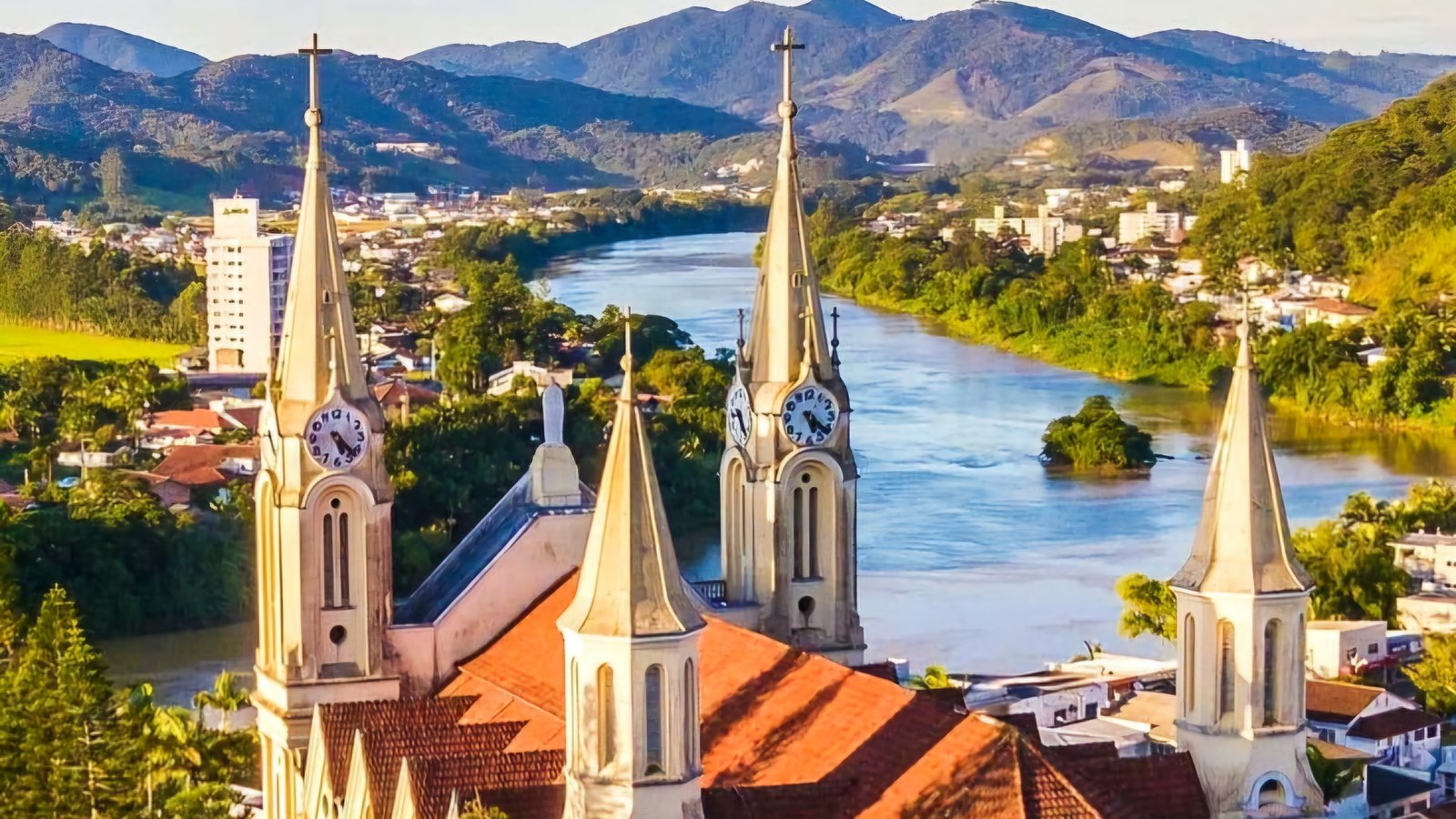 Vista de Gaspar (SC), cidade-sede da Florismar Têxtil, que pediu tutela cautelar contra execuções. Foto ilustrativa: Guilherme Spengler/Wikimedia Commons, CC0, recortada