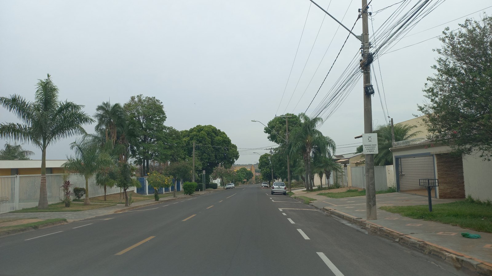 Avenida em Lins (SP), cidade onde fica a sede administrativa do Grupo Veneto. Foto: Sintegrity/Wikimedia Commons, CC BY-SA 4.0, recortada e redimensionada