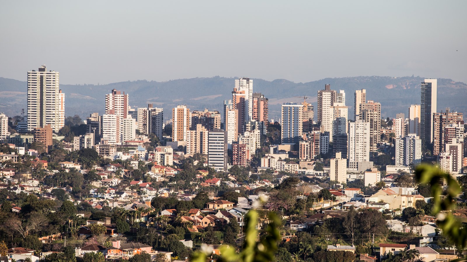 Vista de Novo Hamburgo (RS), onde fica a sede do Grupo Wolfstore. Foto ilustrativa: Samuel Quintana/Câmara Municipal de Novo Hamburgo, CC BY 2.0, recortada